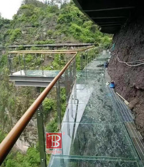 Высокопрочное многослойное стекло