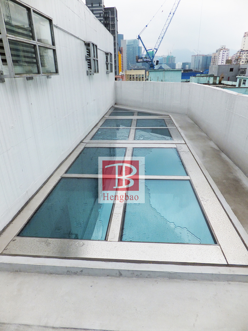 Стеклянный дымозащитный барьер